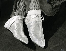 Thumbnail for Gold lamé shoes …